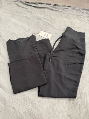 Women's Black Drawstring Cargo Jogger Scrub Pants + NWT Top SET